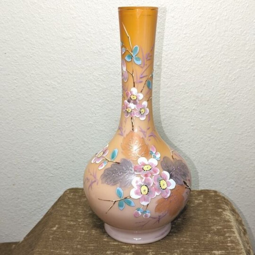 19th-Century Harrach Czech (Bohemia) Opal Vase -  Antique 11"- Hand-Enameled - Picture 6 of 16